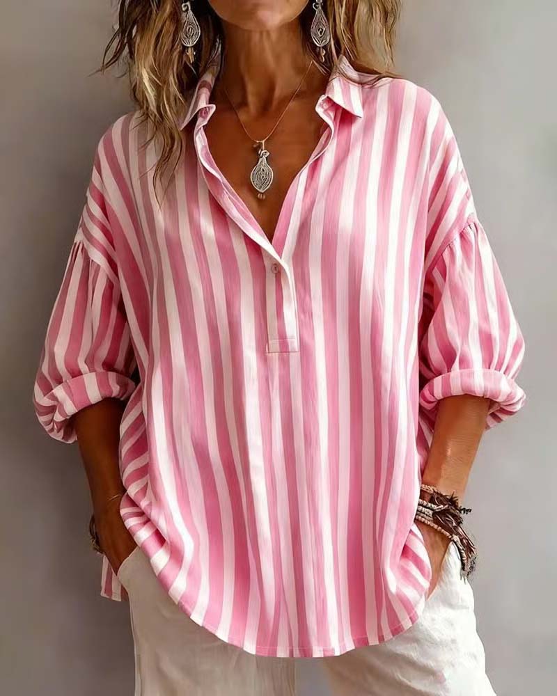 Legere gestreifte Bluse mit Kragen