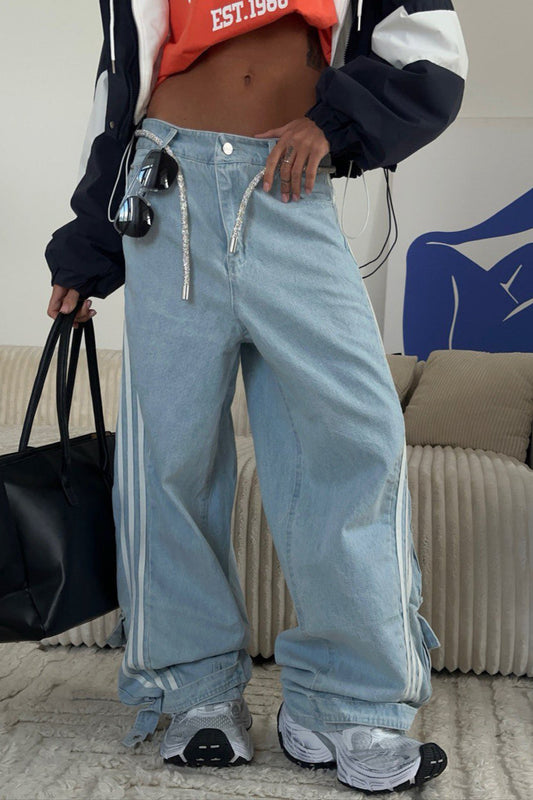 Damen Wide Leg Denim Hose mit Streifen in Vorderansicht