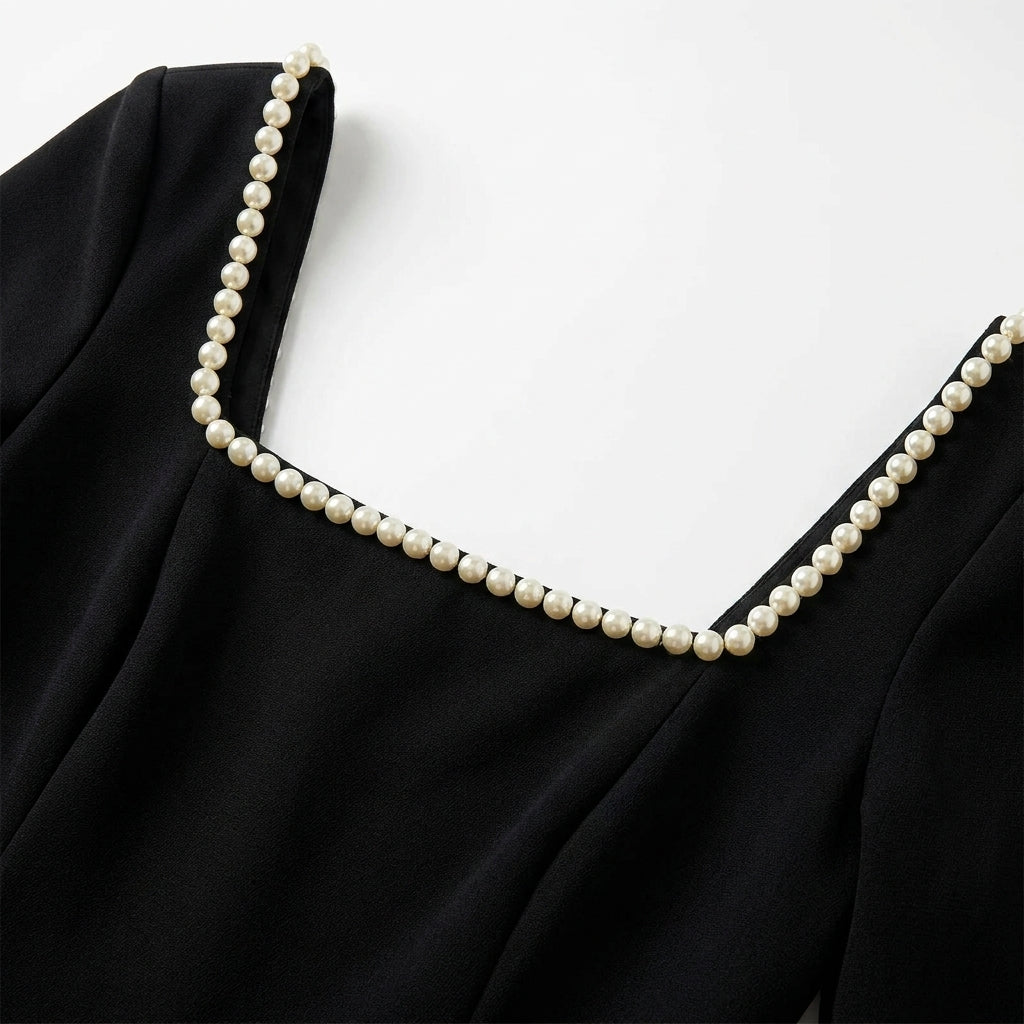 Langärmeliges Minikleid mit Perlenverzierung Elegantes Cocktailkleid