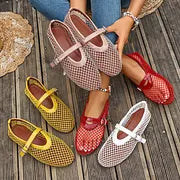 Damen Mary Jane Ballerinas aus Mesh als Paar auf neutralem Hintergrund