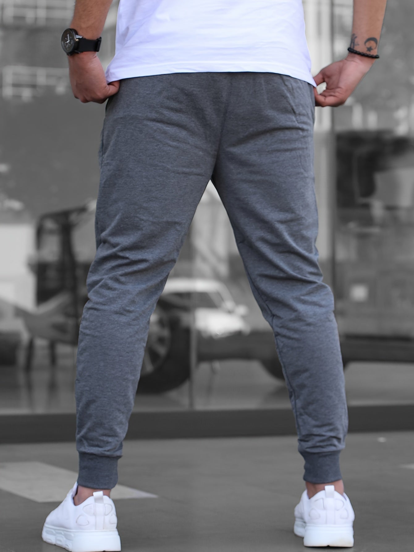 Detail der Taschen an der Herren Jogginghose Soft Touch