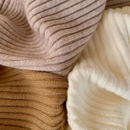 Damen Strickpullover mit Rollkragen und Knopf-Schlitz-Detail