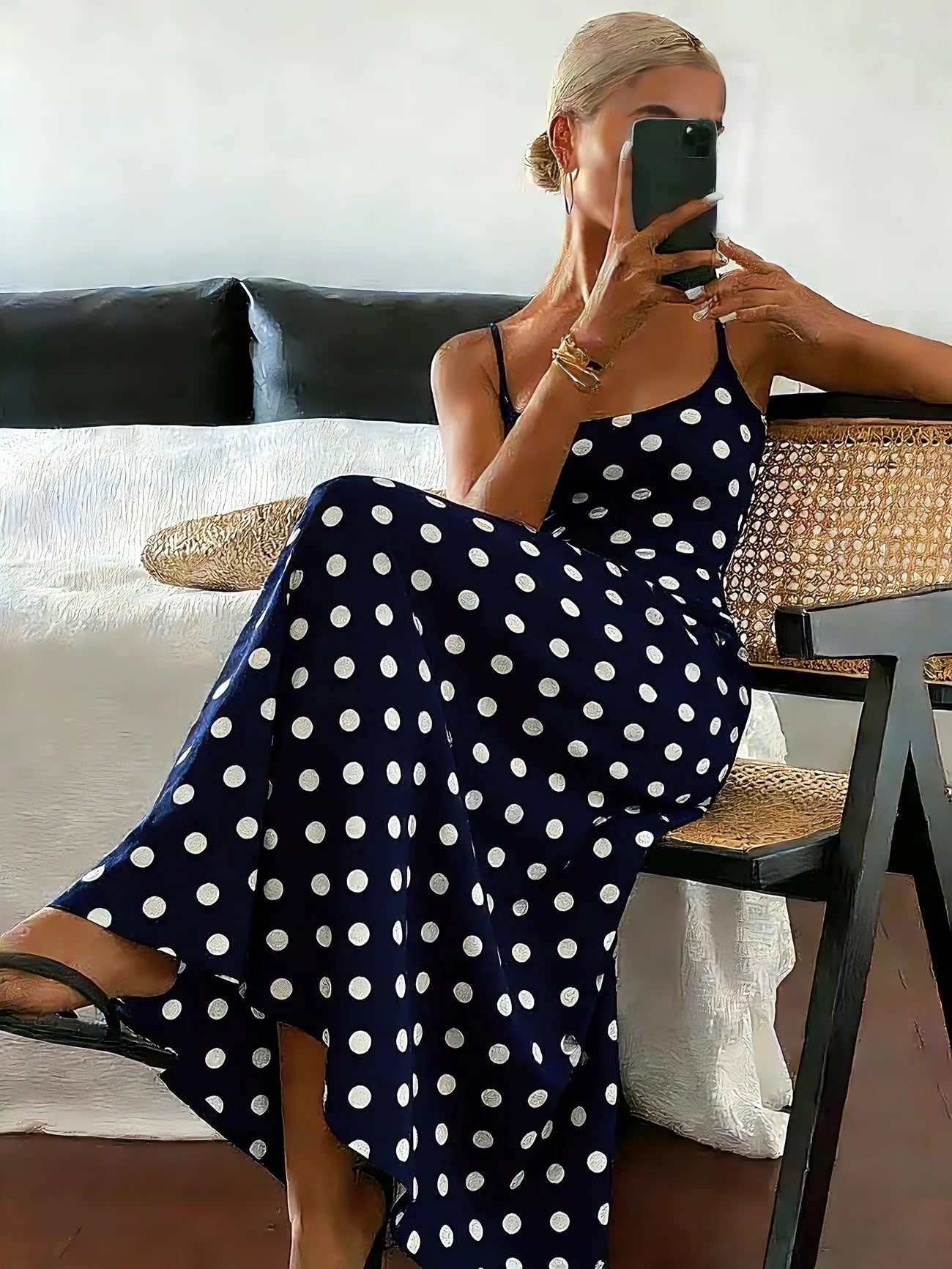 Ärmelloses, tailliertes Midi-Kleid aus Polyester mit Polka-Dots
