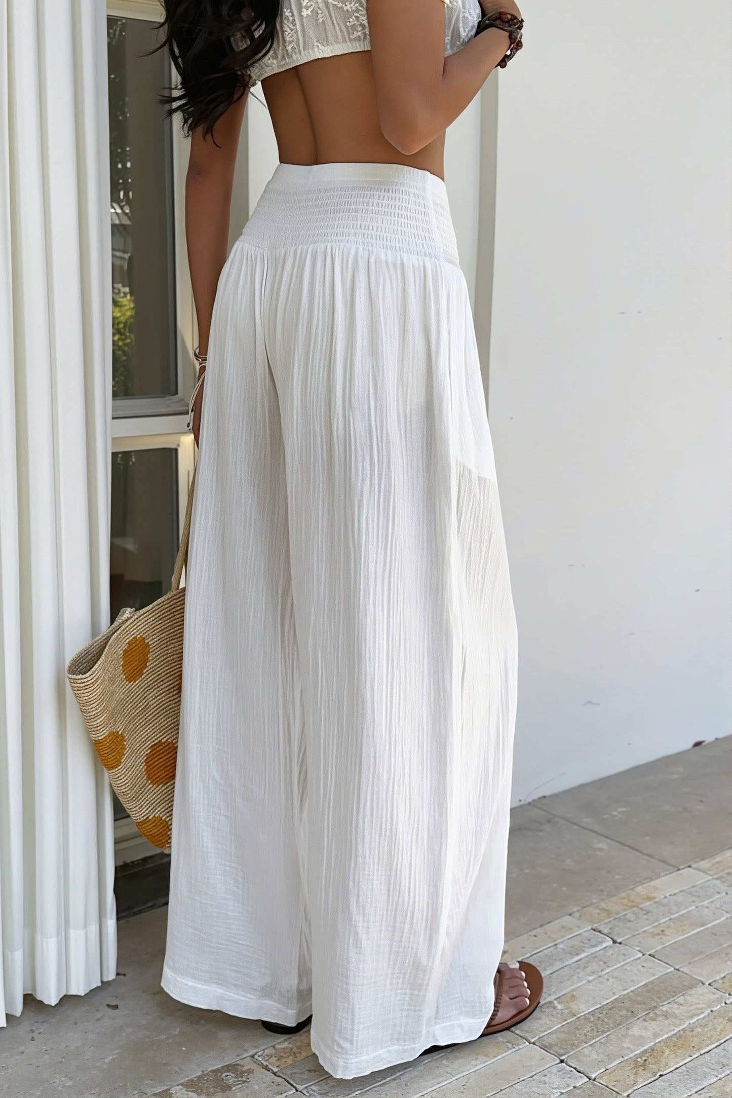 Seitenansicht der Wide Leg Hose für Damen in luftiger Baumwoll-Leinen-Qualität
