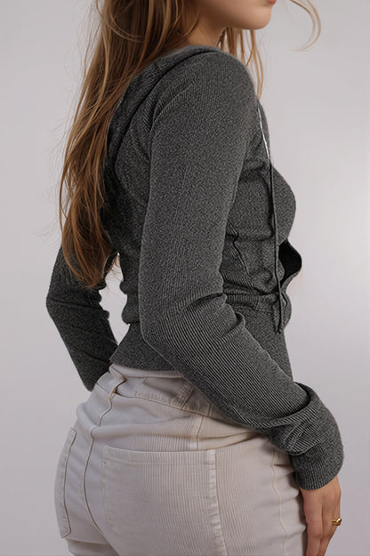 Damen Crop Top mit Kapuze und Reissverschluss in Seitenansicht