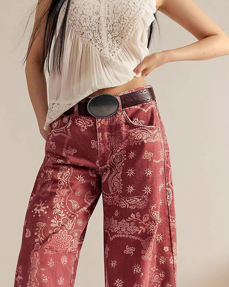 Detailansicht des Prints auf der Damenjeans