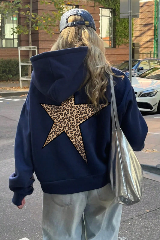 Damen Hoodie mit Sternprint und Rippdetail in Vorderansicht