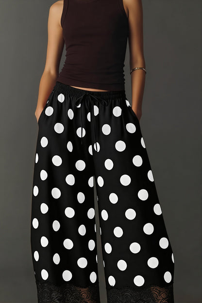 Damen weite Hose mit Polka Dots in voller Länge aus mehreren Perspektiven