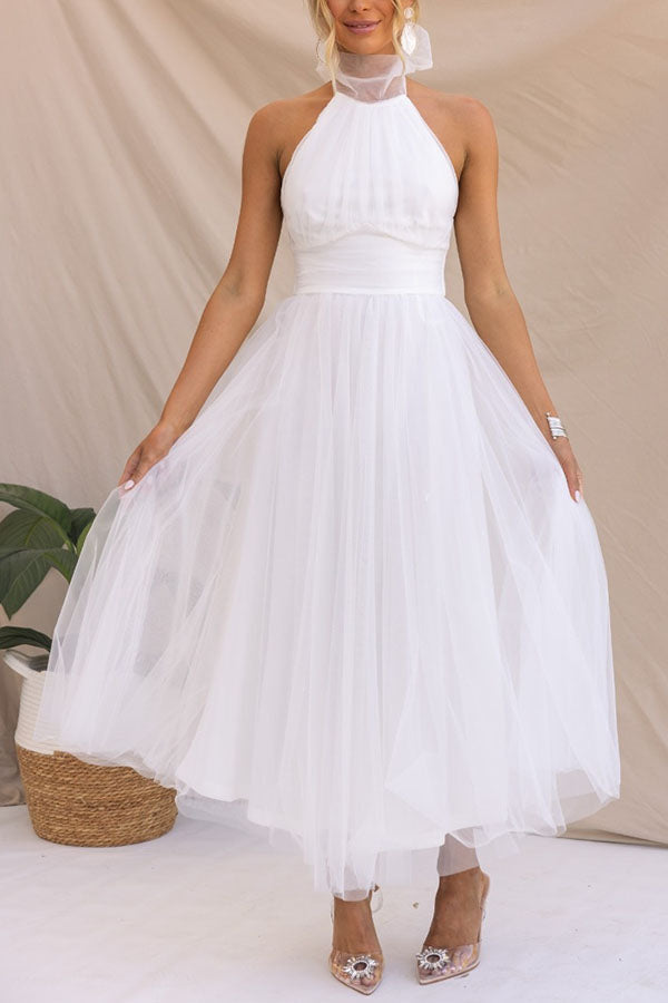Maxikleid mit Neckholder und gerafften Details aus Tüll
