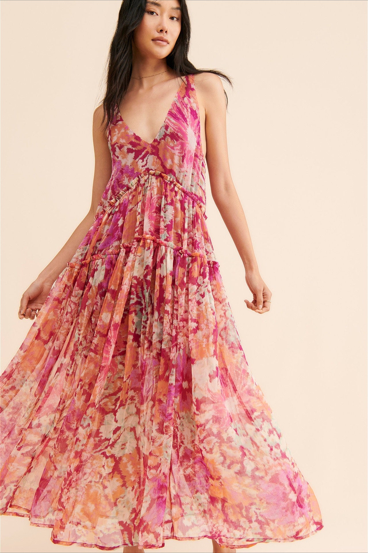 Damen Maxikleid mit Blumenprint und Volantsaum in voller Ansicht