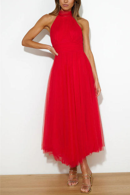 Maxikleid mit Neckholder und gerafften Details aus Tüll