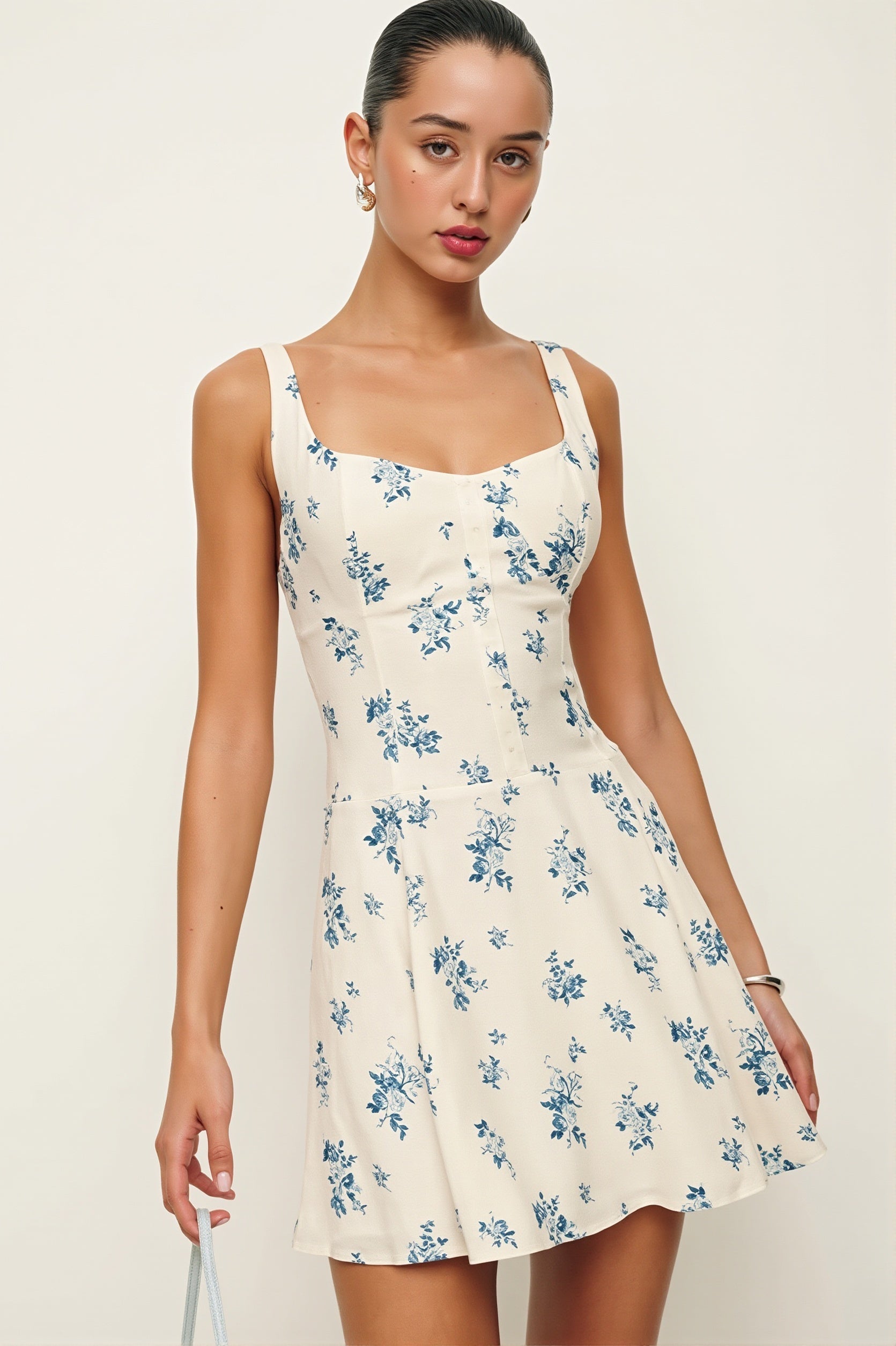 Damen-Minikleid mit Blumenprint und A-Linie in Vorderansicht