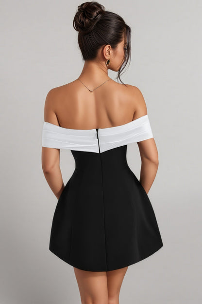 Della ärmelloses Minikleid mit Rüschenverzierung