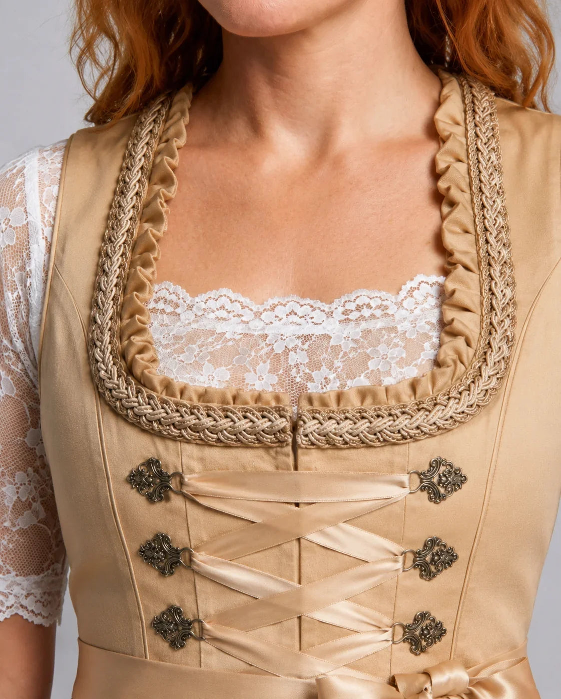 Knielanges Dirndl für Volksfeste und besondere Anlässe