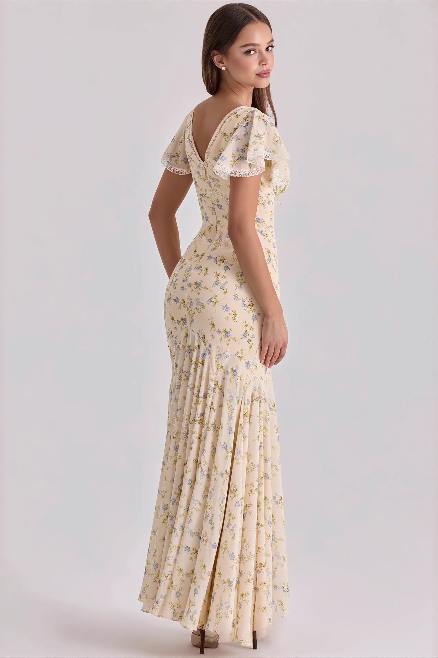Damenkleid mit Blumenmuster und elegantem V-Ausschnitt