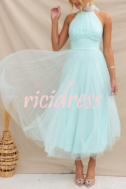 Maxikleid mit Neckholder und gerafften Details aus Tüll