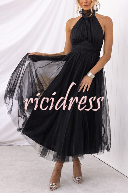 Maxikleid mit Neckholder und gerafften Details aus Tüll