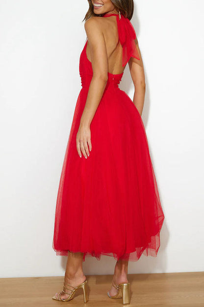 Maxikleid mit Neckholder und gerafften Details aus Tüll