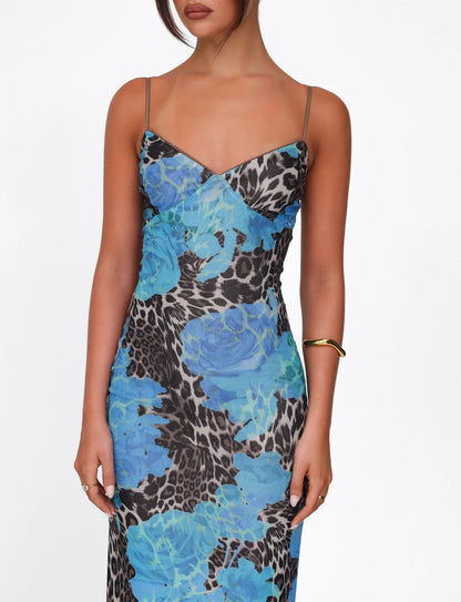 Eng anliegendes Maxi-Kleid mit blauem Leopardenmuster