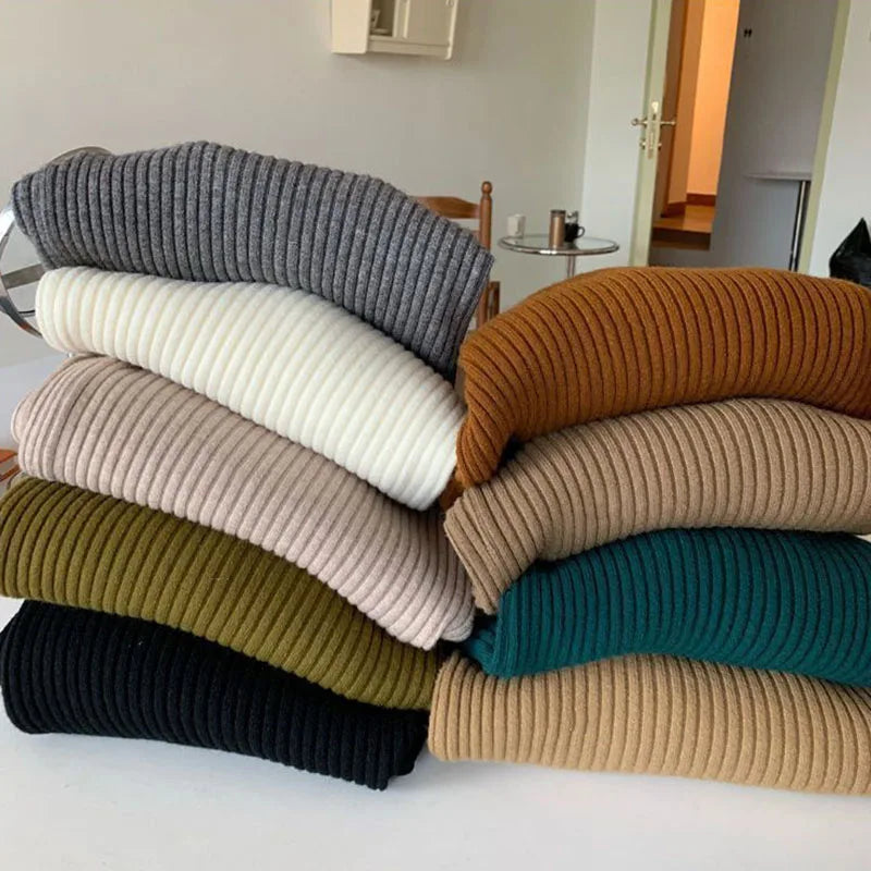 Damen Strickpullover mit Rollkragen und Knopf-Schlitz-Detail