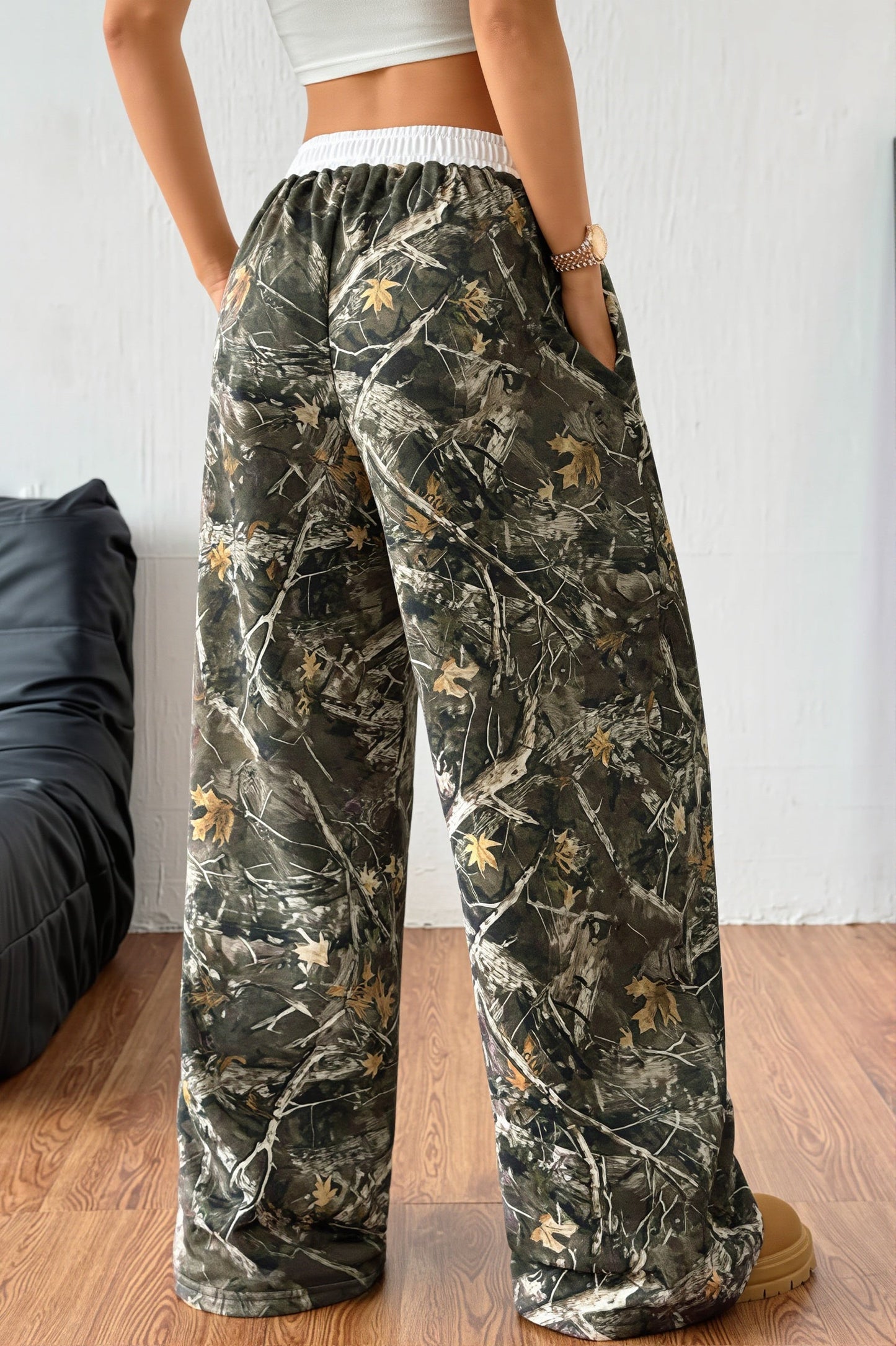 Modische Damenhose mit Print und weitem Schnitt