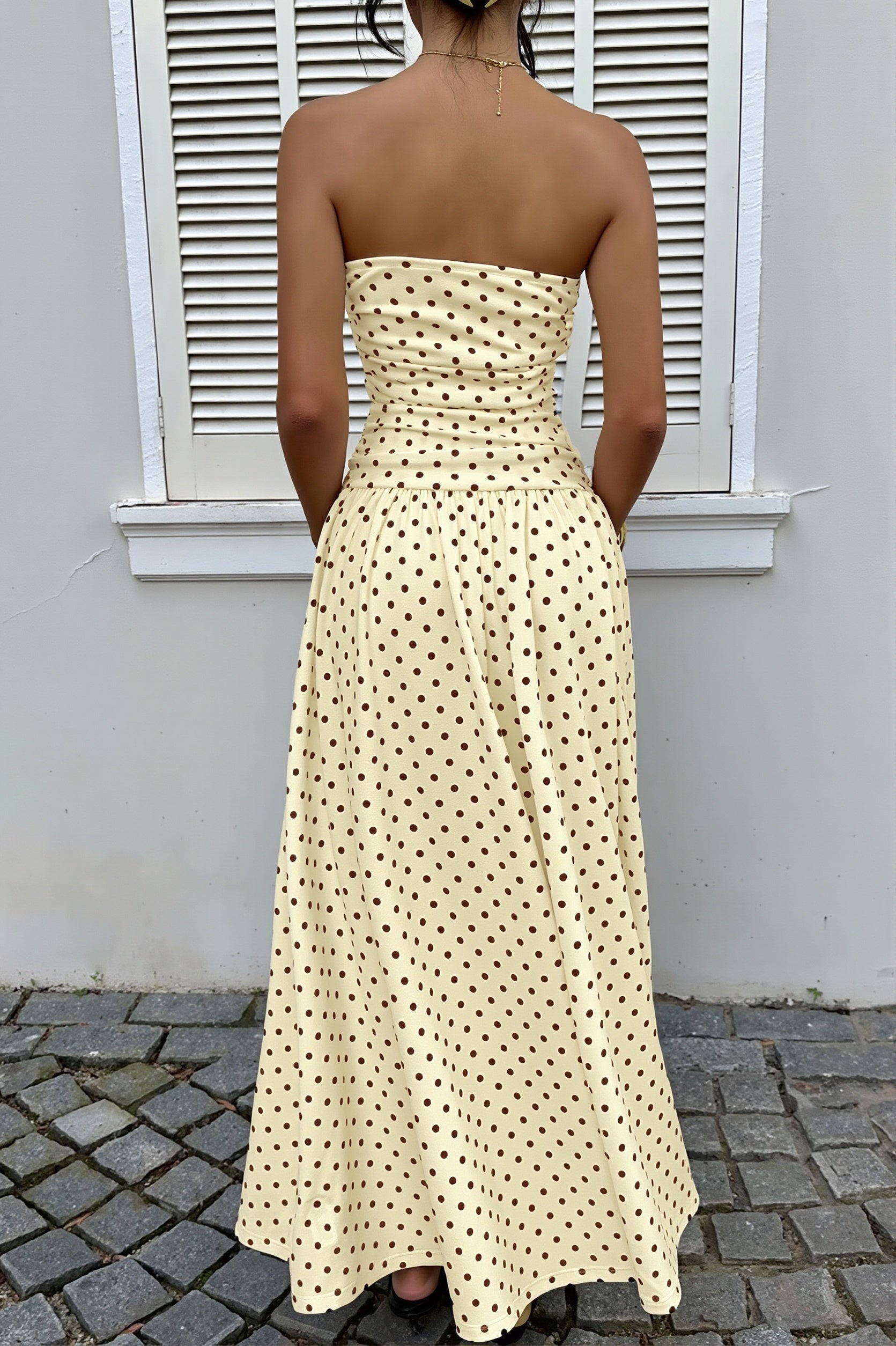 Damen Maxi Kleid mit Rüschen und Polka Dots am Saum