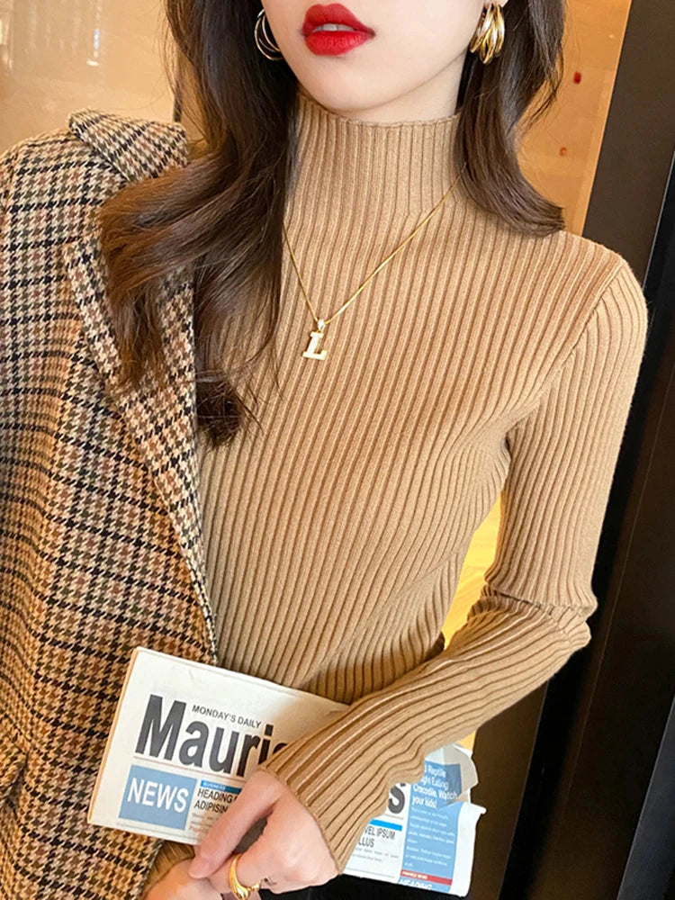 Figurbetonter Strickpullover mit Rollkragen für Damen