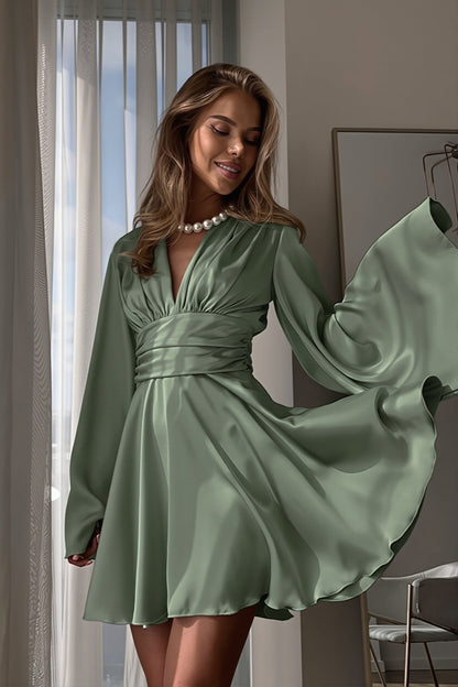 Damen Mini Kleid in Satin-Optik mit Volants, Vorderansicht
