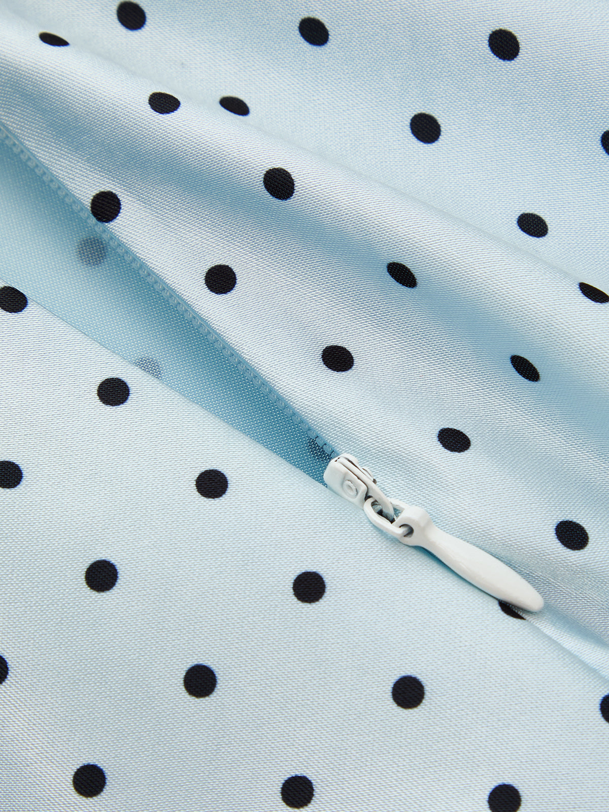 Maxirock mit Punkten aus Satin, feminine Passform und ausgestellter Saum