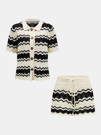 Rückansicht des Stricksets mit Cardigan und passenden Shorts