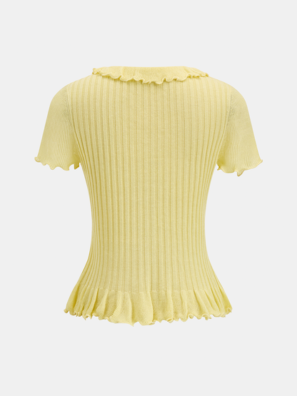 Damen Stricktop mit kurzen Ärmeln und gerippter Struktur in Detailansicht