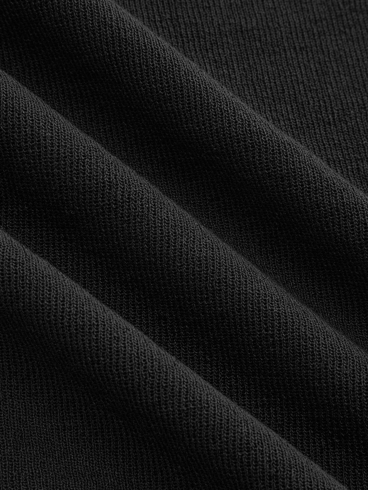 Damen Stricktop aus leichtem Strick mit asymmetrischer Schulter, Ganzkörperansicht