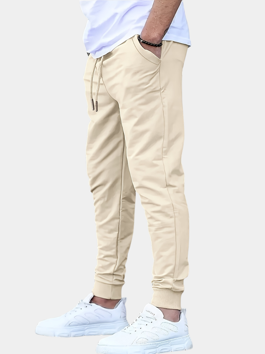 Herren Jogginghose Soft Touch mit schmalem Schnitt in Frontansicht