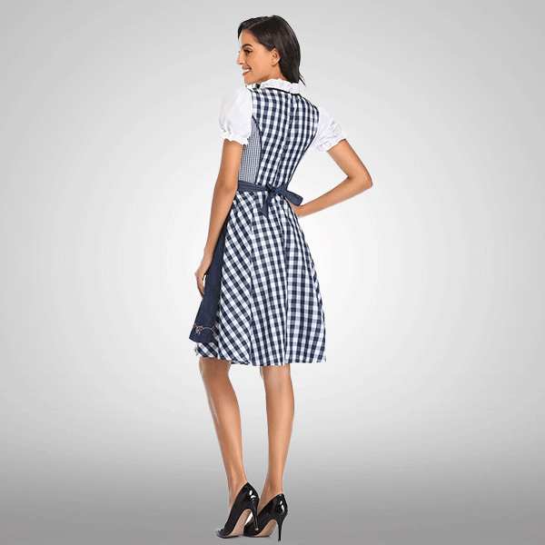 Detailansicht der Damen-Dirndlbluse mit traditionellem Trachtenstil
