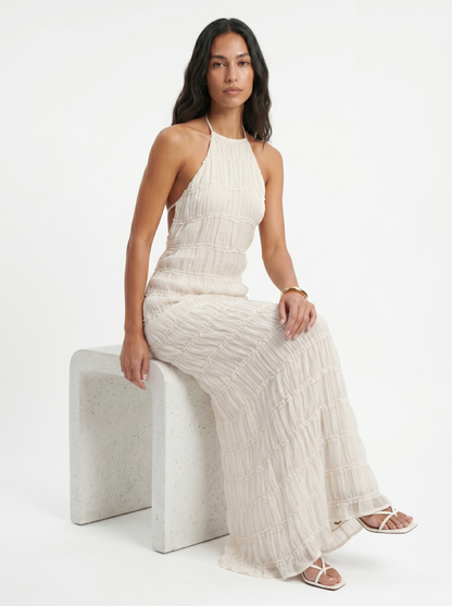 Damen Maxikleid mit Halterneck und Volants seitlich fotografiert