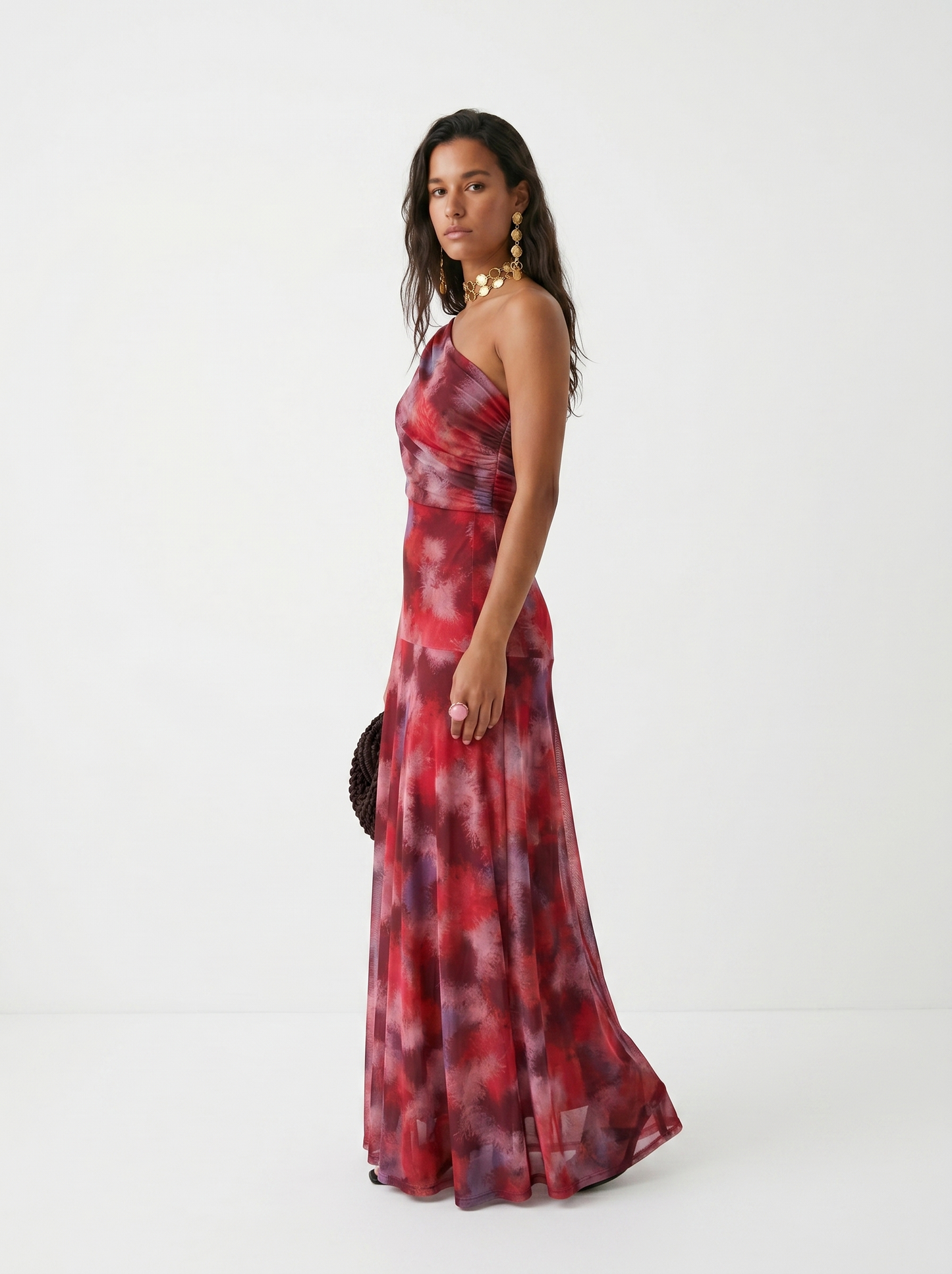 Maxikleid für Damen in eleganter Ausführung mit Off-Shoulder-Detail und langem Rock
