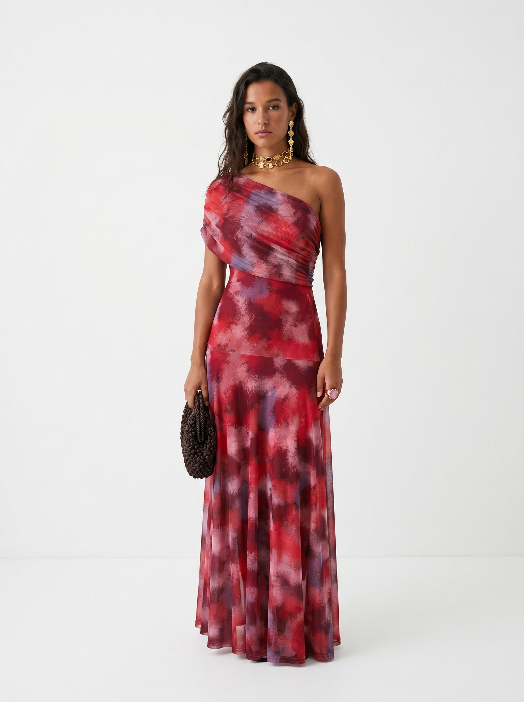 Elegantes Off-Shoulder-Maxikleid für Damen mit fliessendem Fall in Vorderansicht