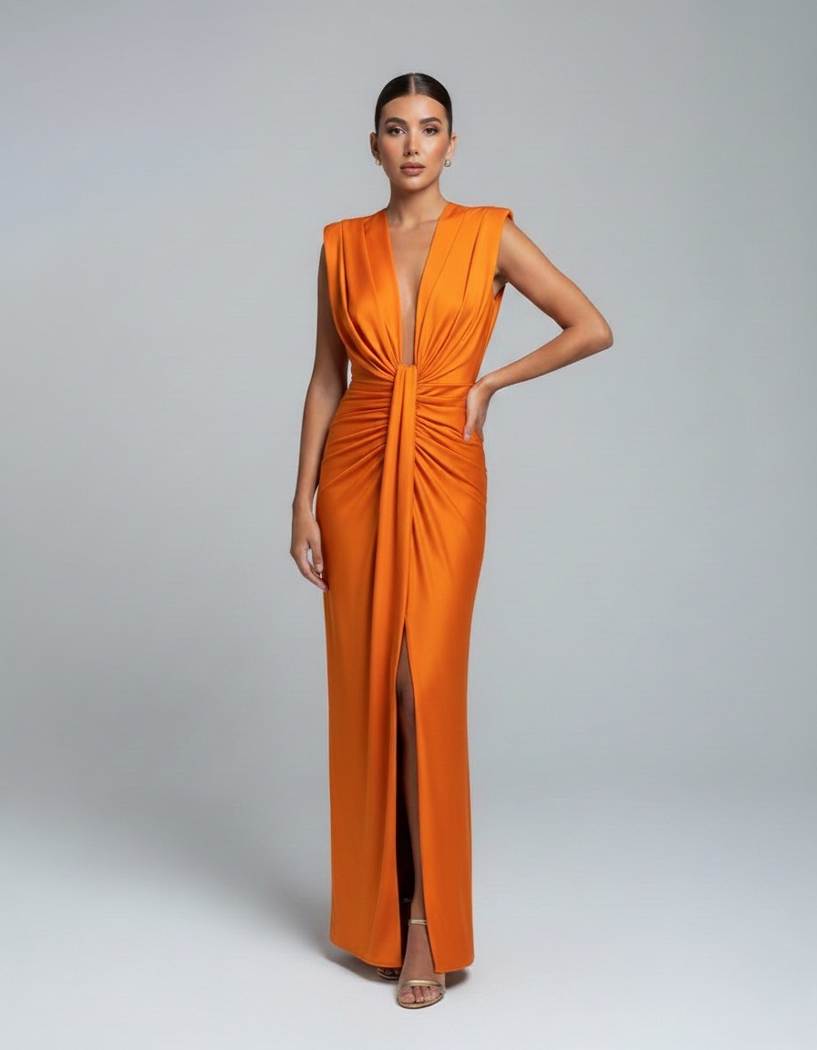 Damen-Maxikleid an einem Model für einen eleganten Auftritt