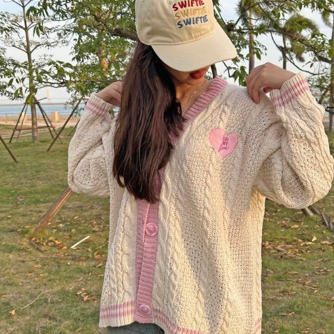 Damen-Strickcardigan mit markantem Zopfmuster und V-Ausschnitt