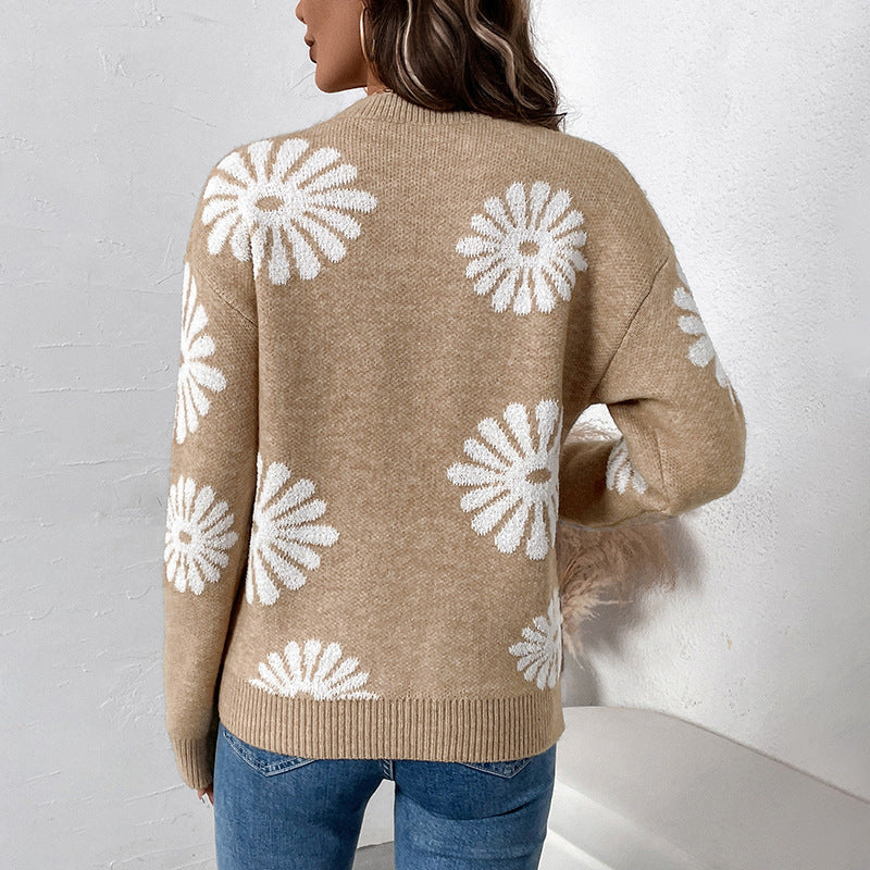 Vorderansicht des Damen-Strickpullovers mit Rundhalsausschnitt