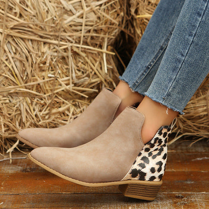 Seitenansicht der Chelsea Boots mit Leopardenmuster