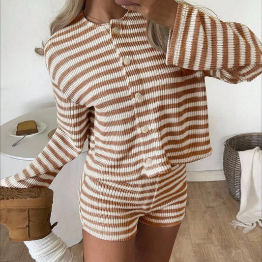 Damen Rippstrick-Zweiteiler mit Kurzcardigan und taillenhohen Shorts