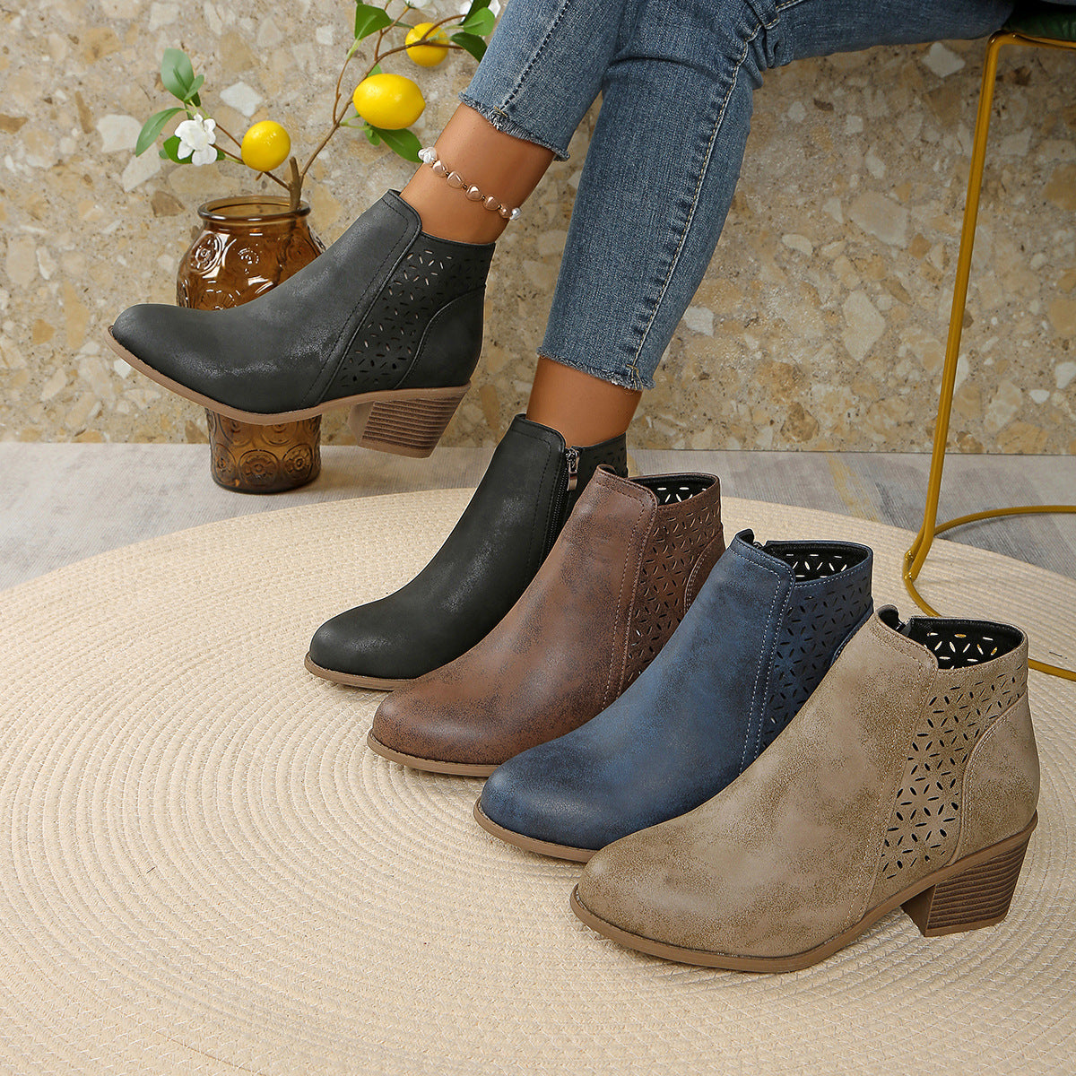 Damen-Stiefelette mit Laser-Cut-Details und mittelhohem Blockabsatz