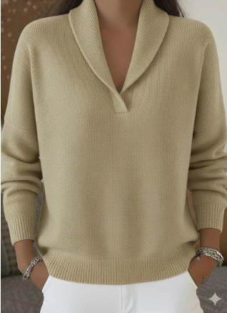 Nahaufnahme der hochwertigen Strickdetails am Damenpullover