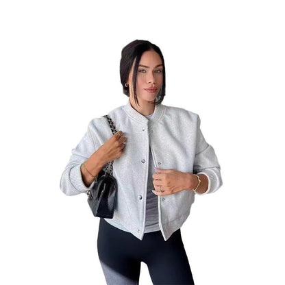 Seitliche Ansicht der kurzen Cropped Jacke für Damen