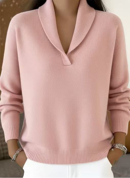 Rückansicht des Damen-Strickpullovers mit Polokragen
