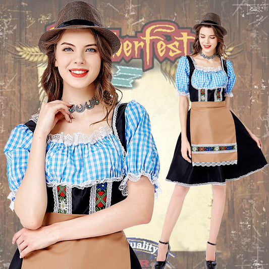 Damen-Dirndl-Kostüm mit Carmenbluse, geschnürtem Mieder und bestickter Schürze von vorne