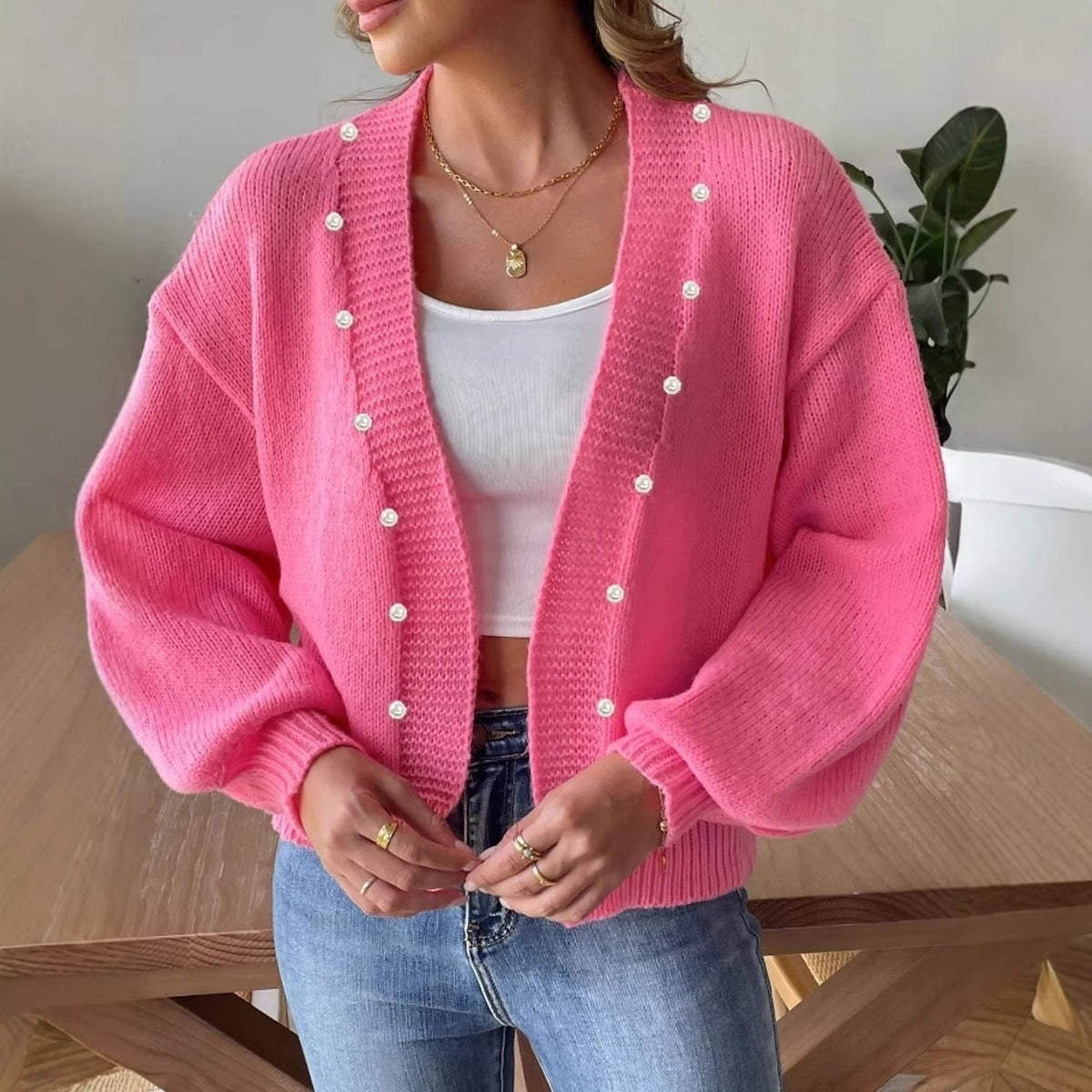 Damen-Strickcardigan mit Perlenknöpfen und voluminösen Ballonärmeln