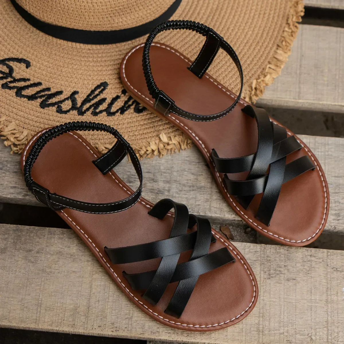 Seitliche Ansicht der Damen Sandalen mit geflochtenen Riemen