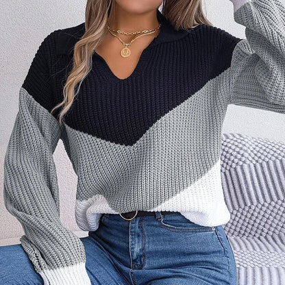 Mehrfarbiger Damen-Strickpullover mit klassischem V-Ausschnitt